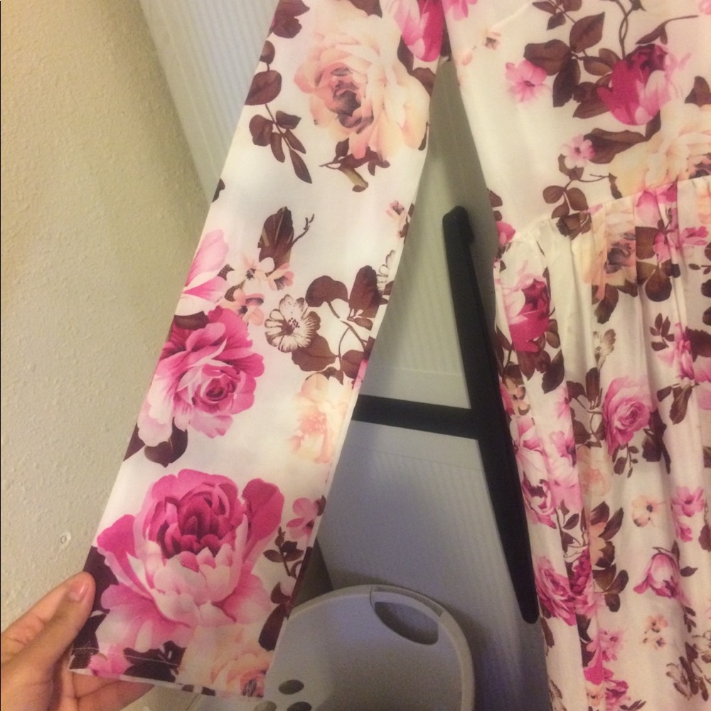 White Flower Print Dress - Picture 4 of 7